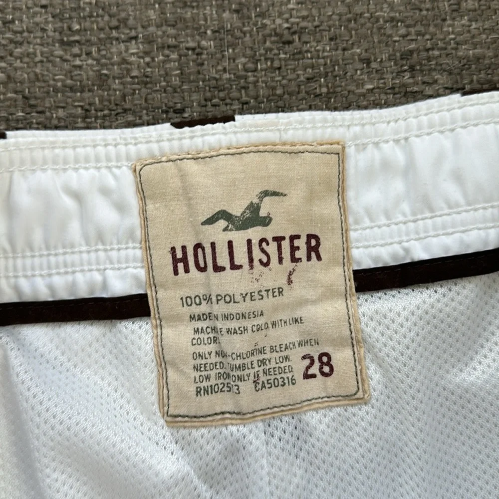 Hollister Men’s Cream Brown Hawaiian Flowers Swim Trunks 28 waist